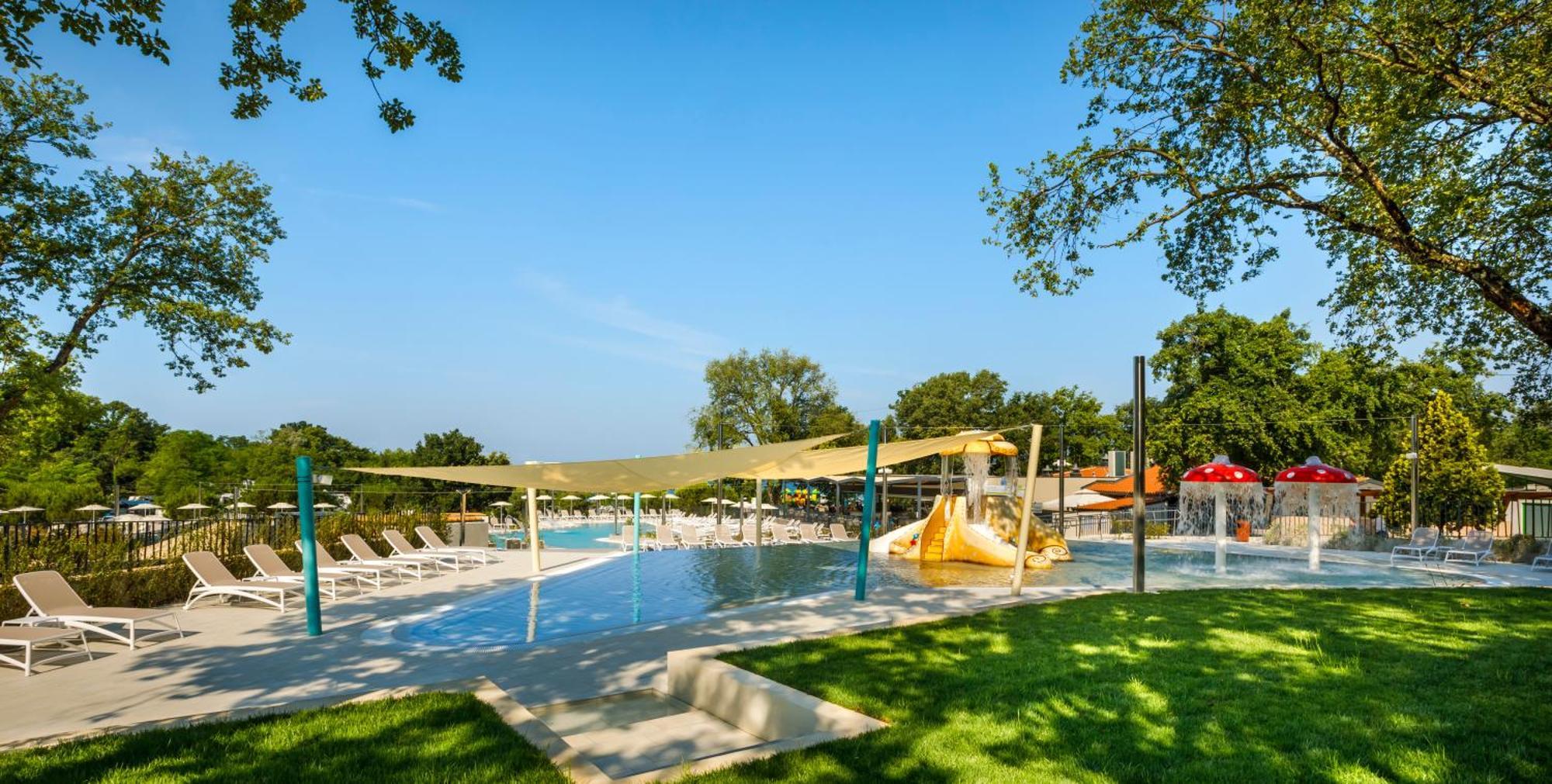 Aminess Planet Camping Maravea Resort - Pitches Novigrad  Екстер'єр фото